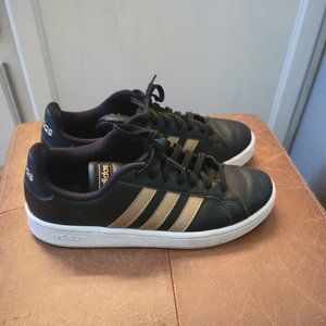 ADIDAS GRAND COURT CLOUDFOAM black and gold size 8.5